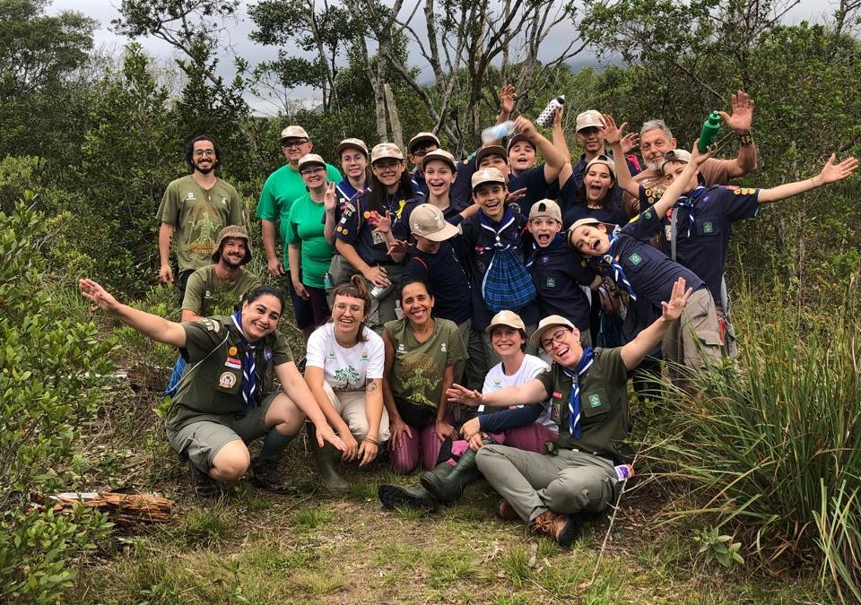 Dia da Árvore reúne jovens no último mutirão de plantio do Projeto Raízes da Cooperação